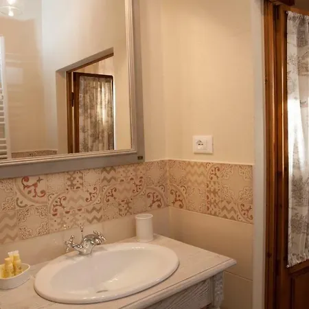 Le Del Borgo Гостевой дом Монтескудайо